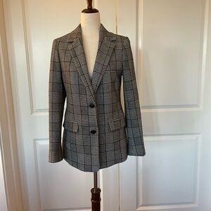 GAP size 4 blazer EUC. black plaid
